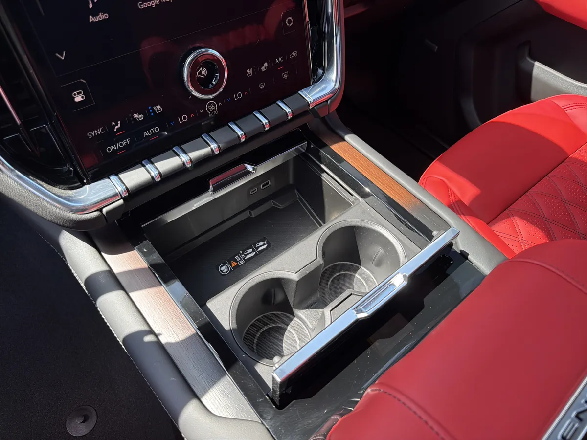 2026 GMC Yukon Denali thumbnail 40