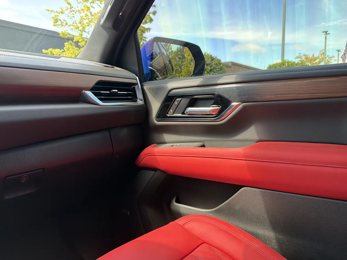 2026 GMC Yukon Denali thumbnail 46