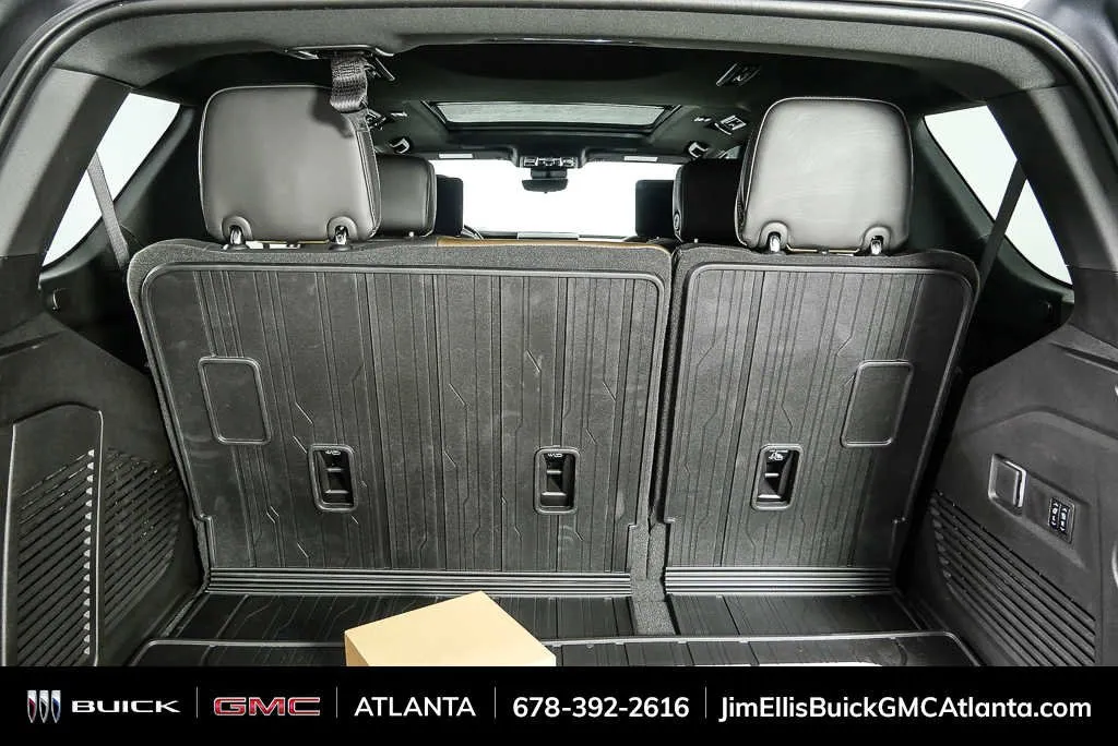 2026 GMC Yukon Denali Ultimate thumbnail 33