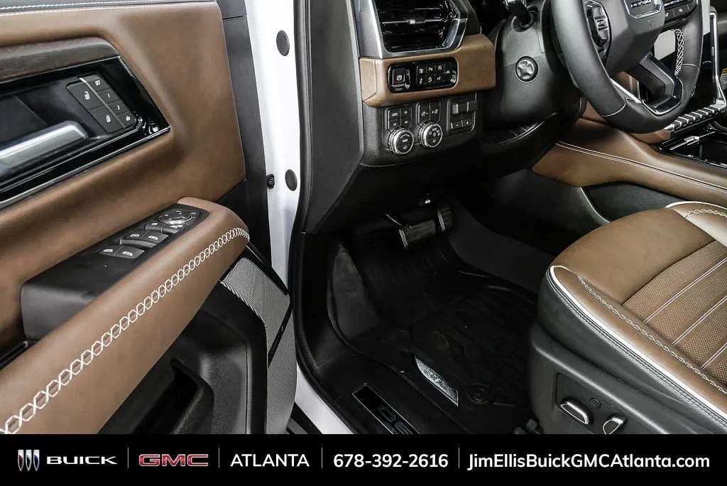 2026 GMC Yukon Denali Ultimate thumbnail 8