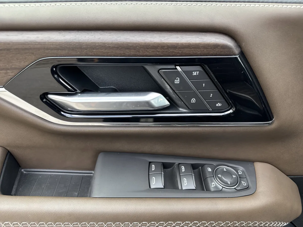 2026 GMC Yukon Denali Ultimate thumbnail 14