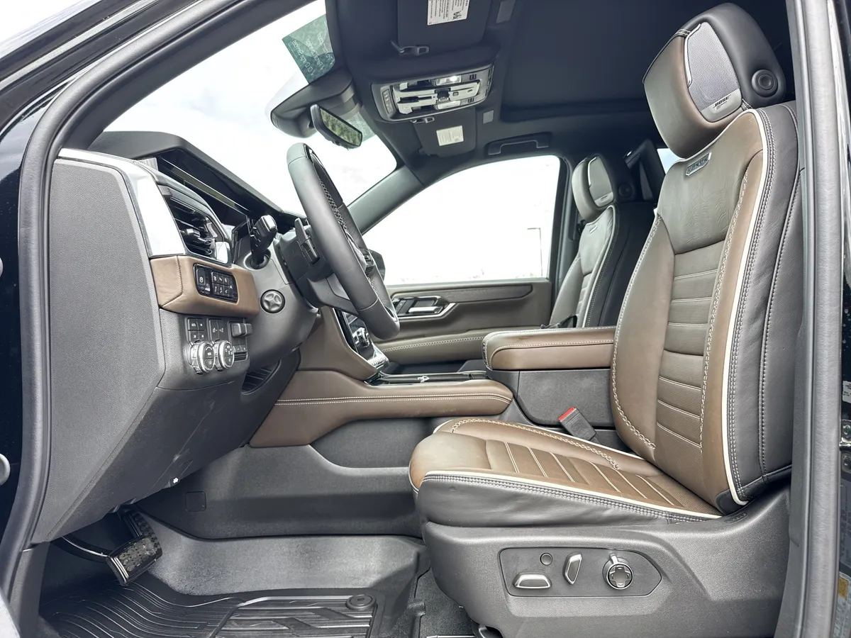 2026 GMC Yukon Denali Ultimate thumbnail 15