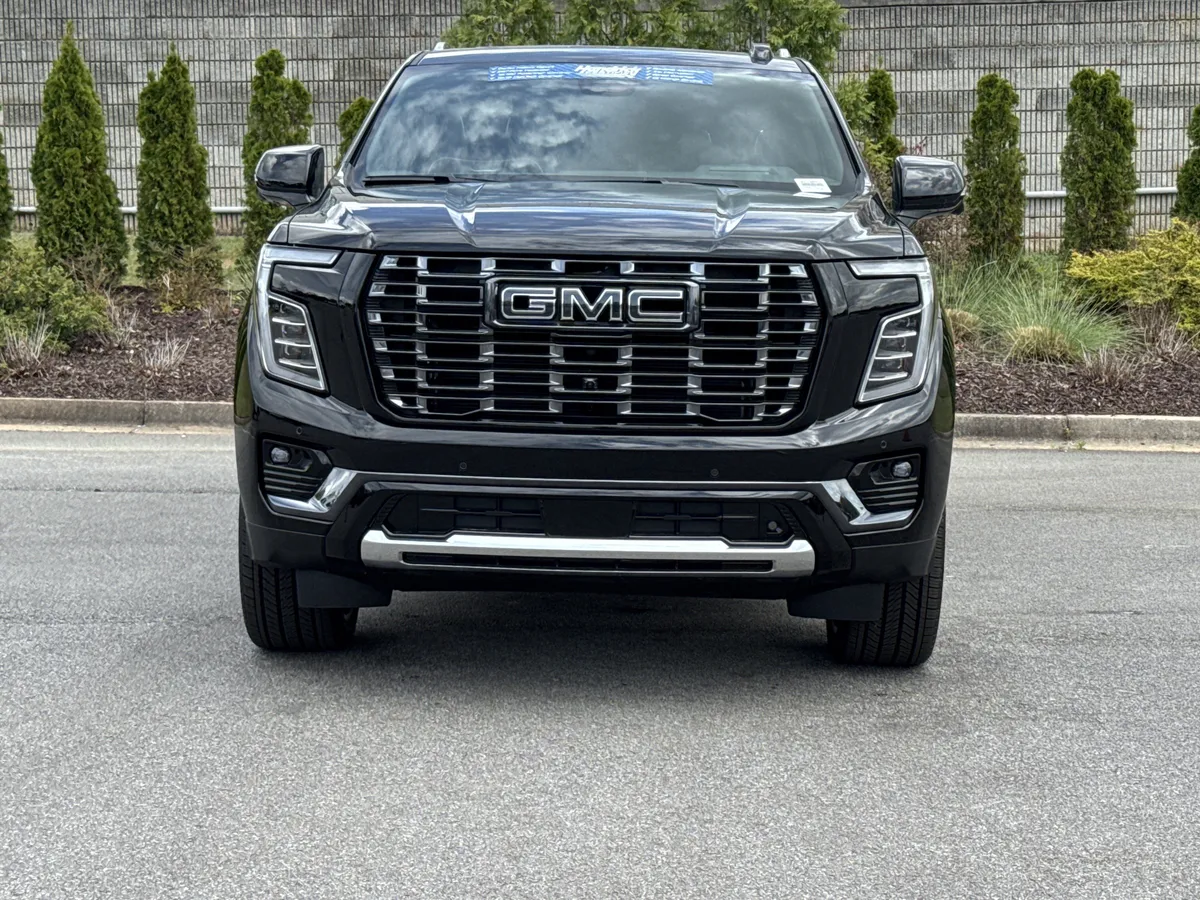 2026 GMC Yukon Denali Ultimate thumbnail 2