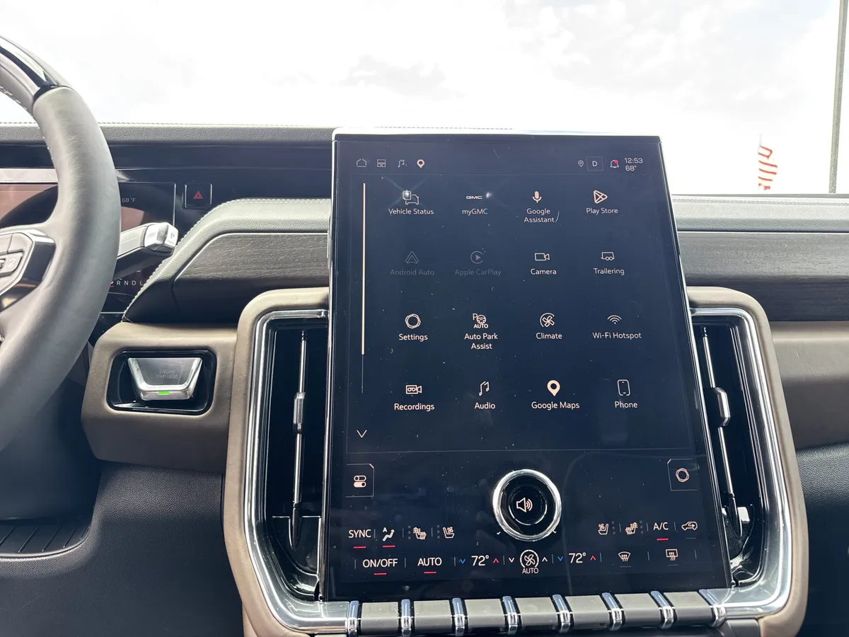 2026 GMC Yukon Denali Ultimate thumbnail 23