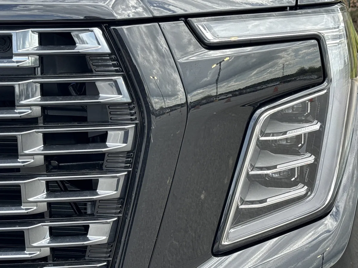 2026 GMC Yukon Denali Ultimate thumbnail 5