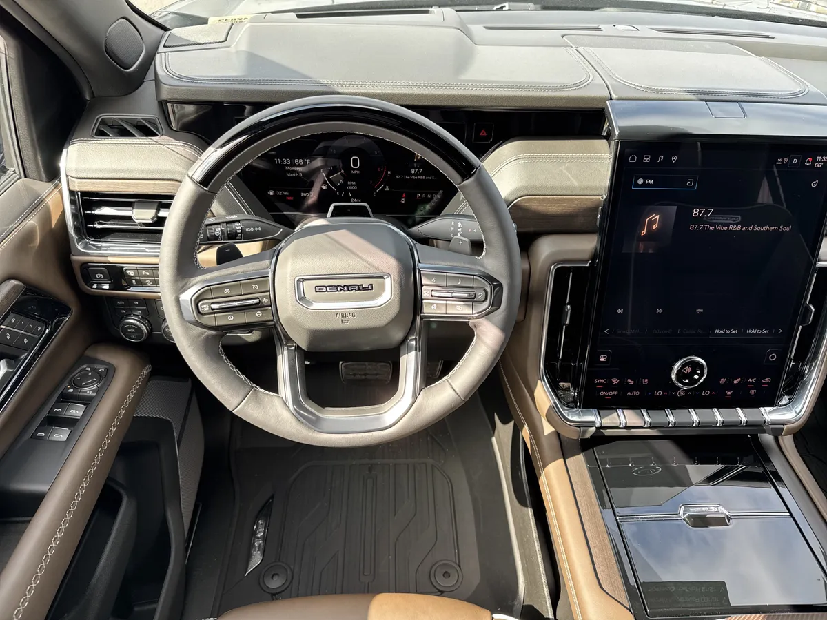2026 GMC Yukon XL Denali Ultimate thumbnail 17