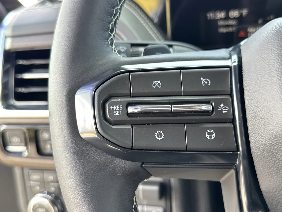 2026 GMC Yukon XL Denali Ultimate thumbnail 19