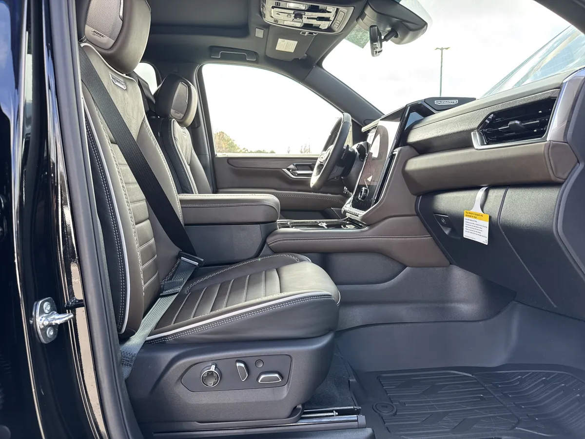 2026 GMC Yukon XL Denali Ultimate thumbnail 22