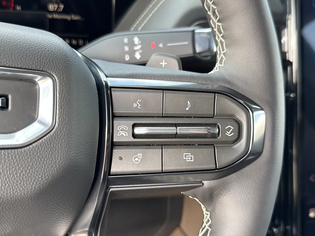 2026 GMC Yukon XL Denali Ultimate thumbnail 24