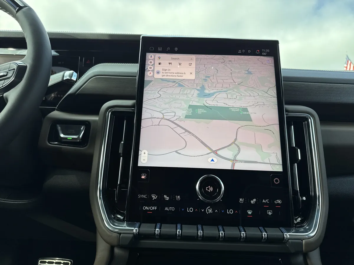 2026 GMC Yukon XL Denali Ultimate thumbnail 33