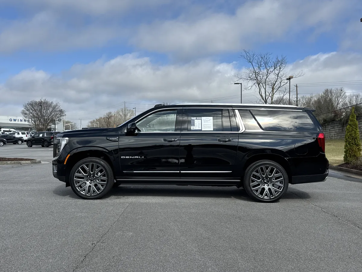 2026 GMC Yukon XL Denali Ultimate thumbnail 5