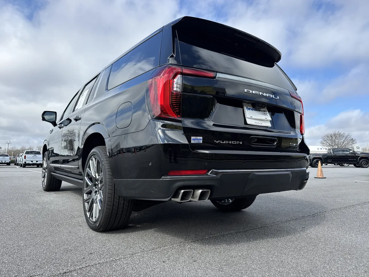 2026 GMC Yukon XL Denali Ultimate thumbnail 6