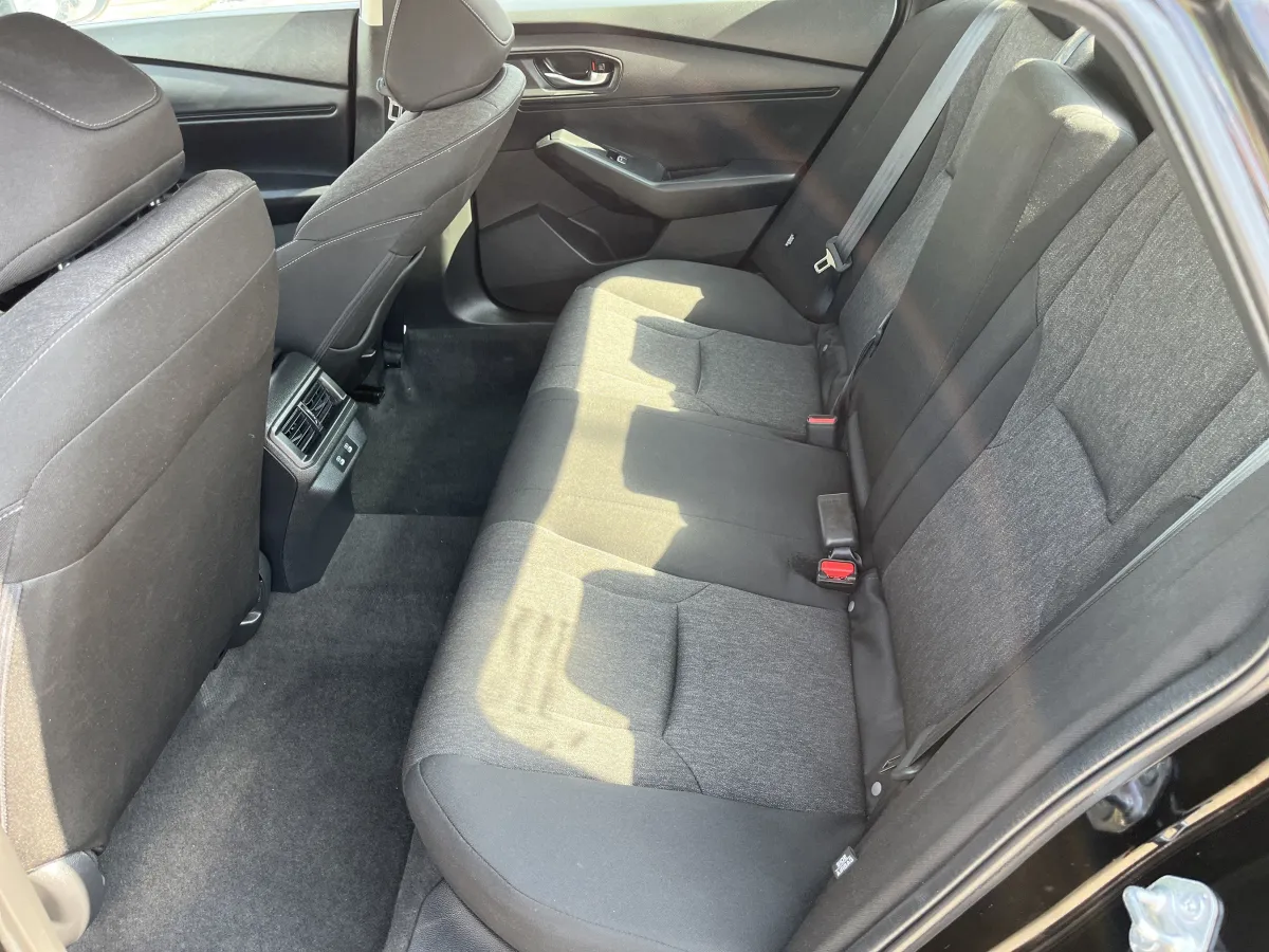 2026 Honda Accord Sedan SE thumbnail 14