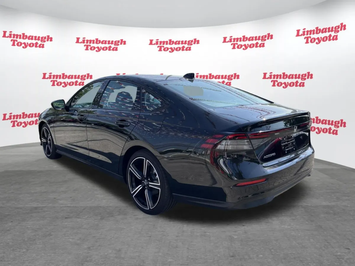 2026 Honda Accord Sedan SE thumbnail 6