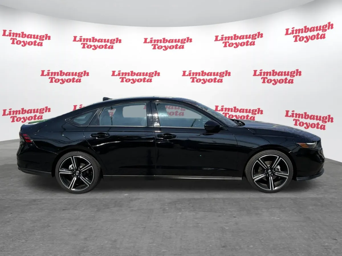 2026 Honda Accord Sedan SE thumbnail 9