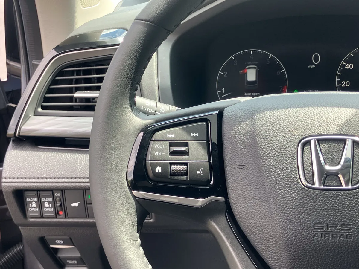 2026 Honda Odyssey Elite Auto thumbnail 32