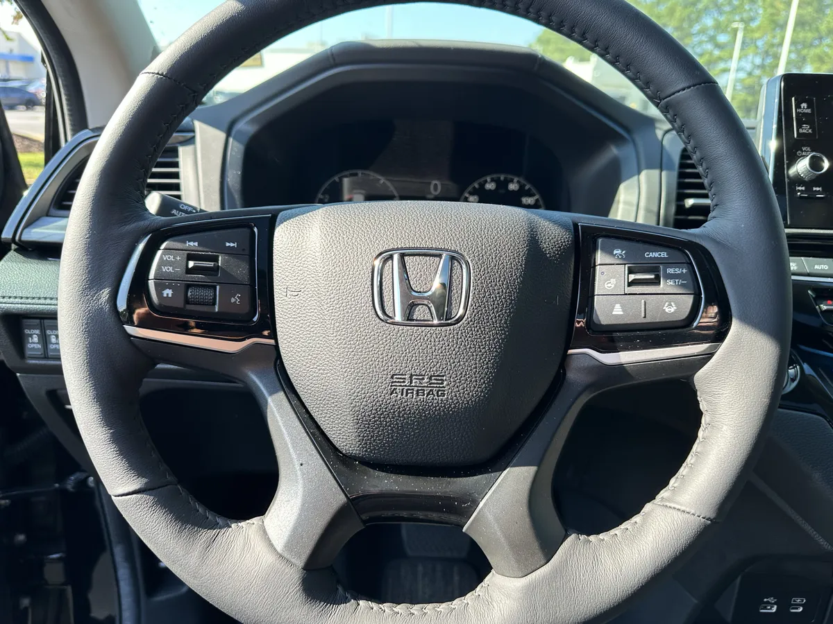 2026 Honda Odyssey Elite Auto thumbnail 6