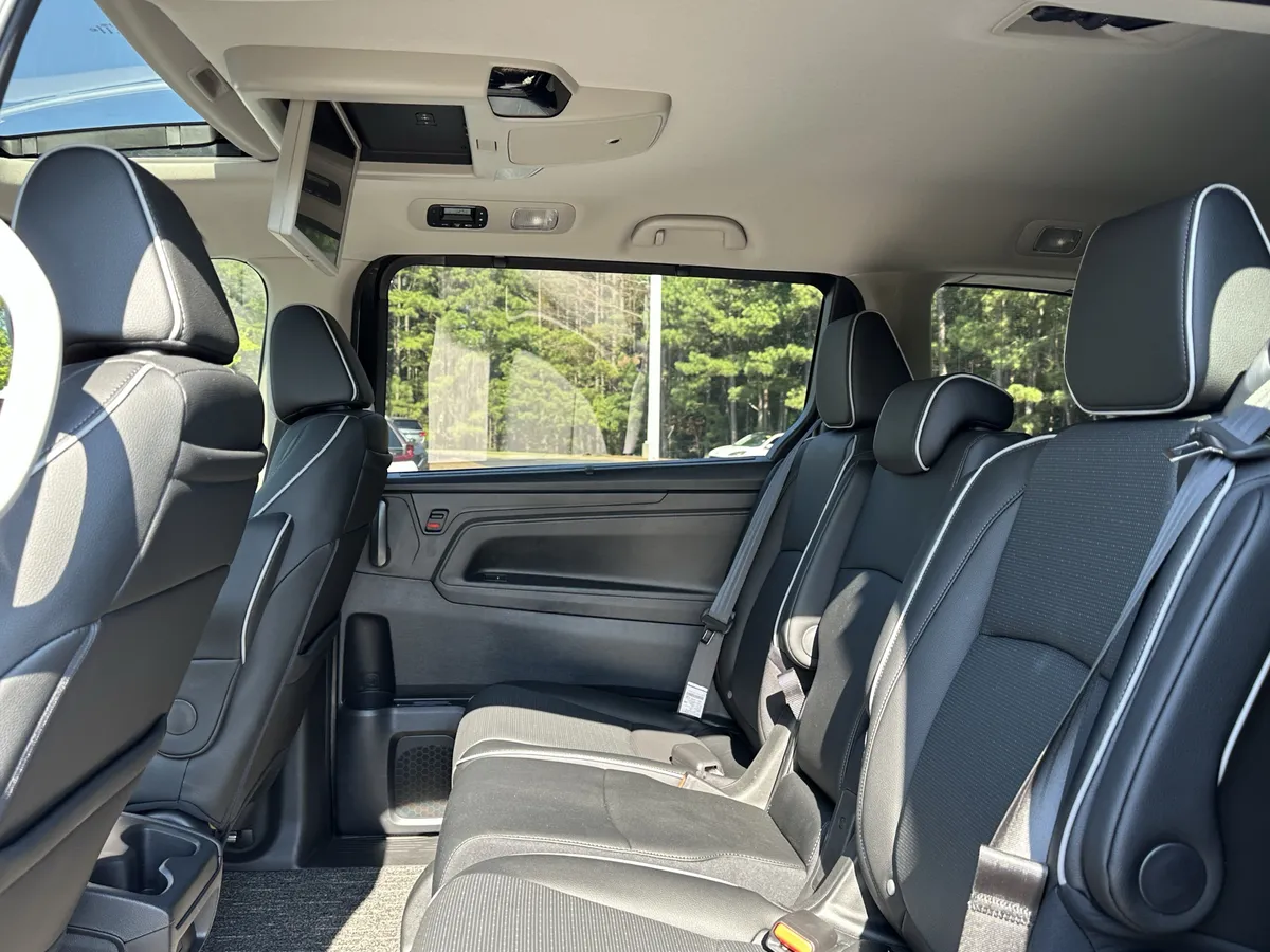 2026 Honda Odyssey Elite Auto thumbnail 9