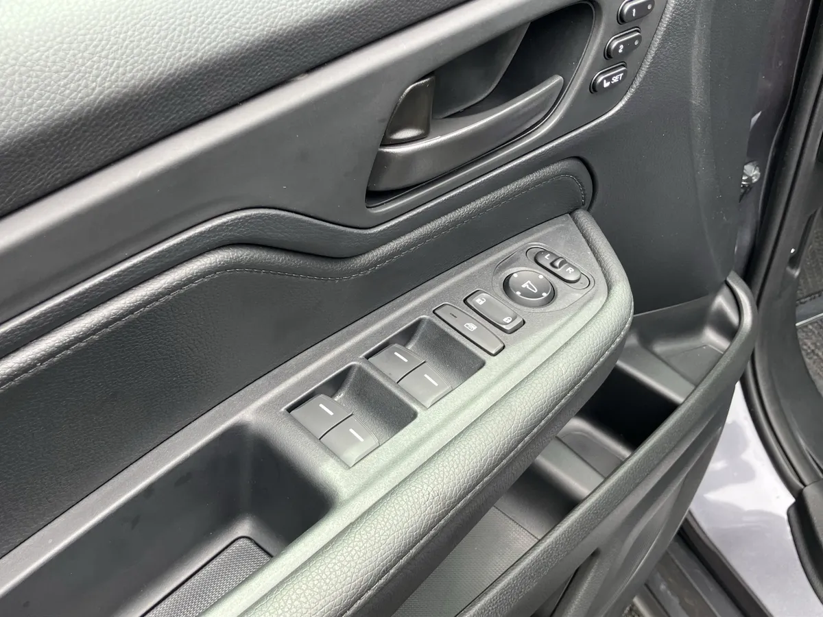 2026 Honda Odyssey EX-L Auto thumbnail 15