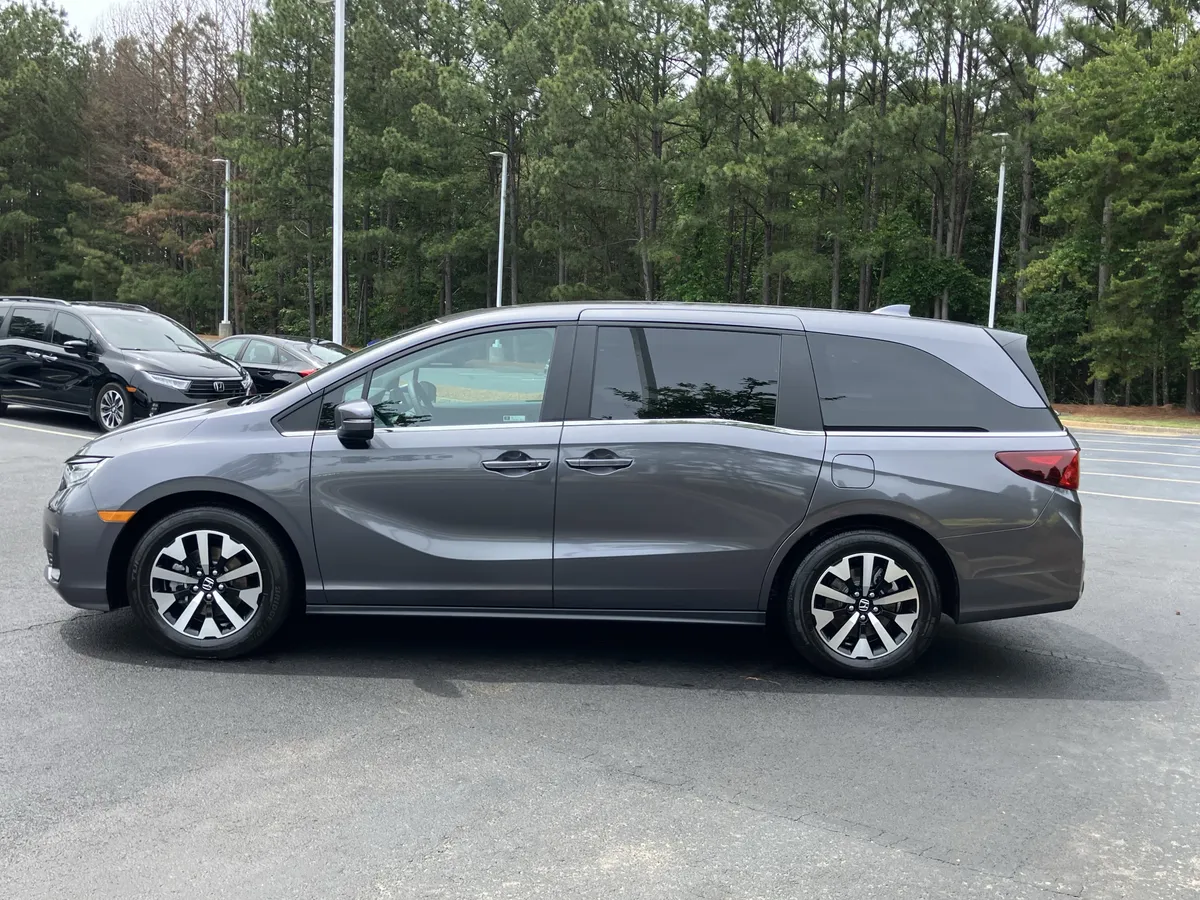 2026 Honda Odyssey EX-L Auto thumbnail 7