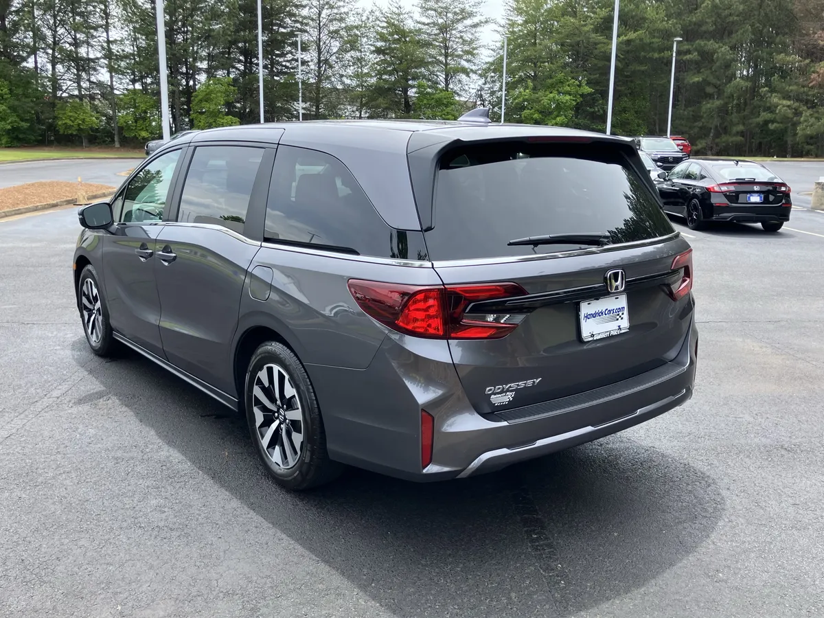 2026 Honda Odyssey EX-L Auto thumbnail 8