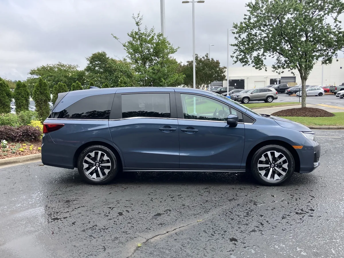 2026 Honda Odyssey EX-L Auto thumbnail 11