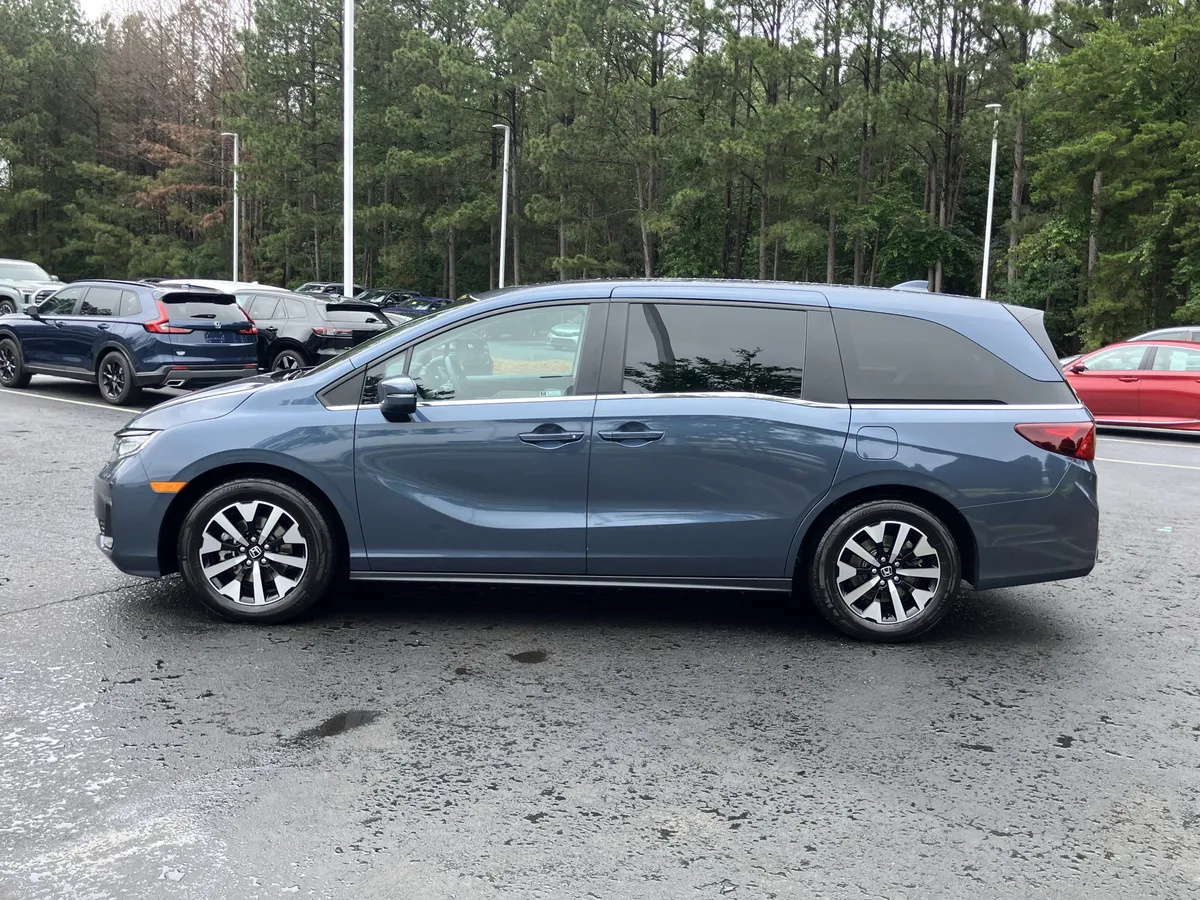 2026 Honda Odyssey EX-L Auto thumbnail 7