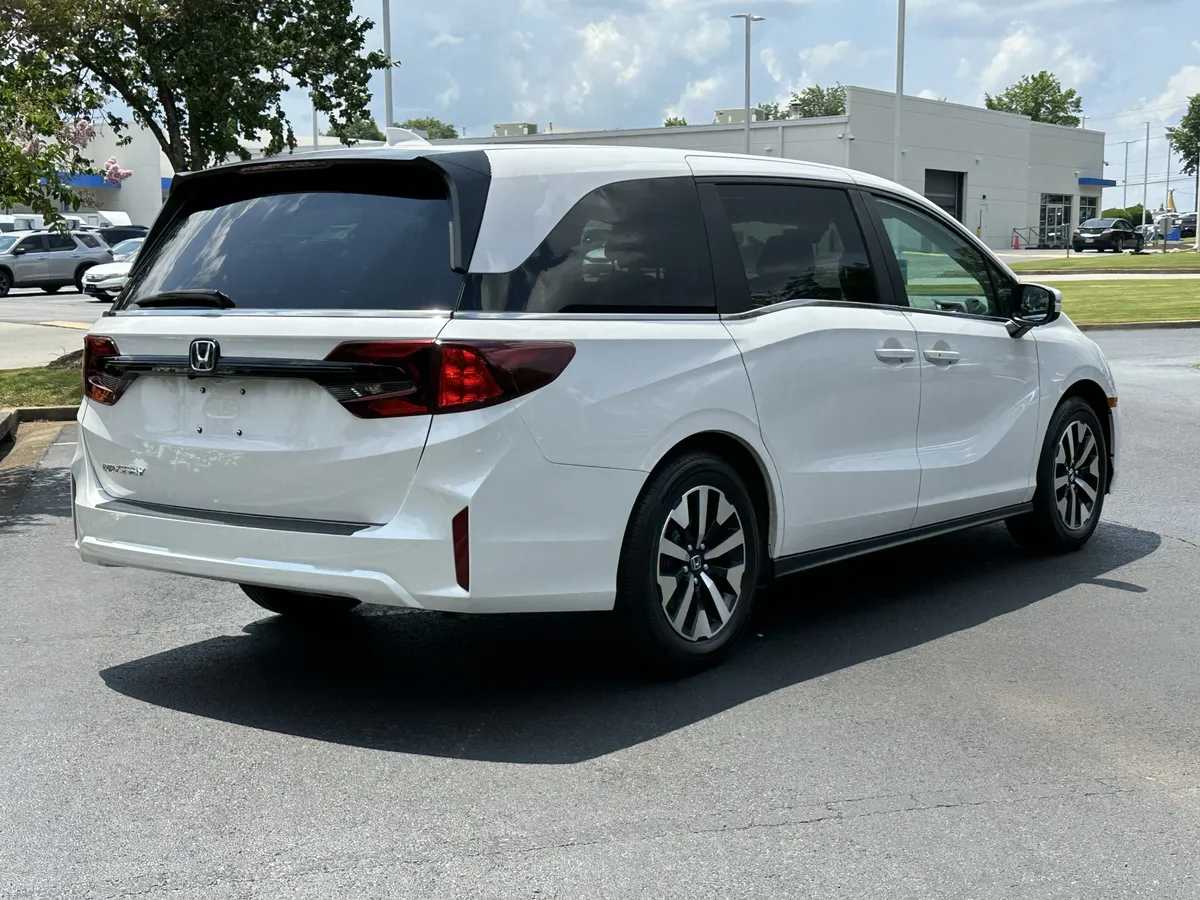2026 Honda Odyssey EX-L Auto thumbnail 7