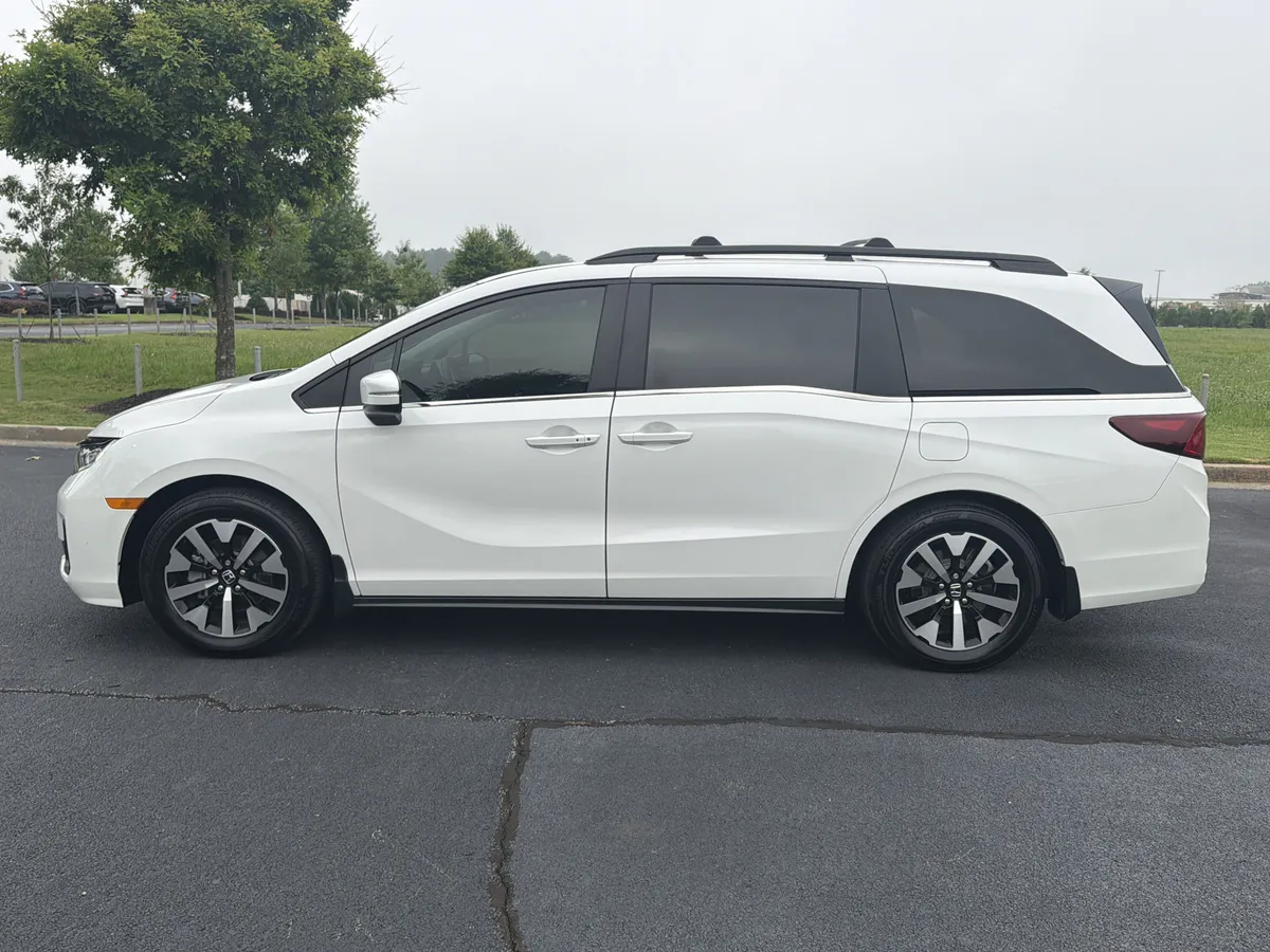2026 Honda Odyssey EX-L thumbnail 5