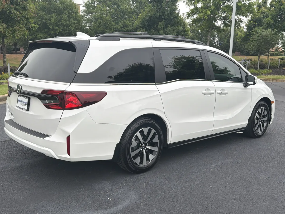 2026 Honda Odyssey EX-L thumbnail 8