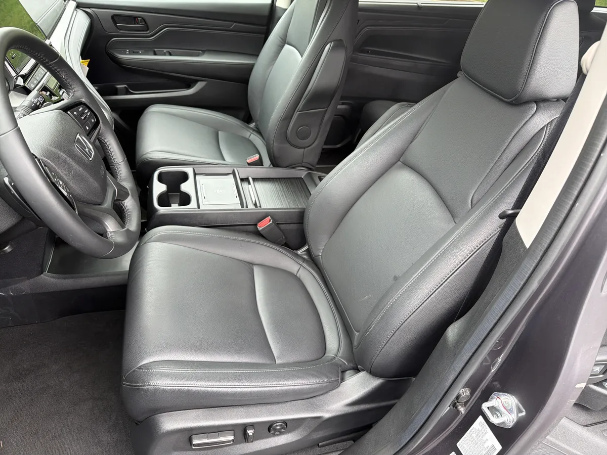 2026 Honda Odyssey EX-L thumbnail 17