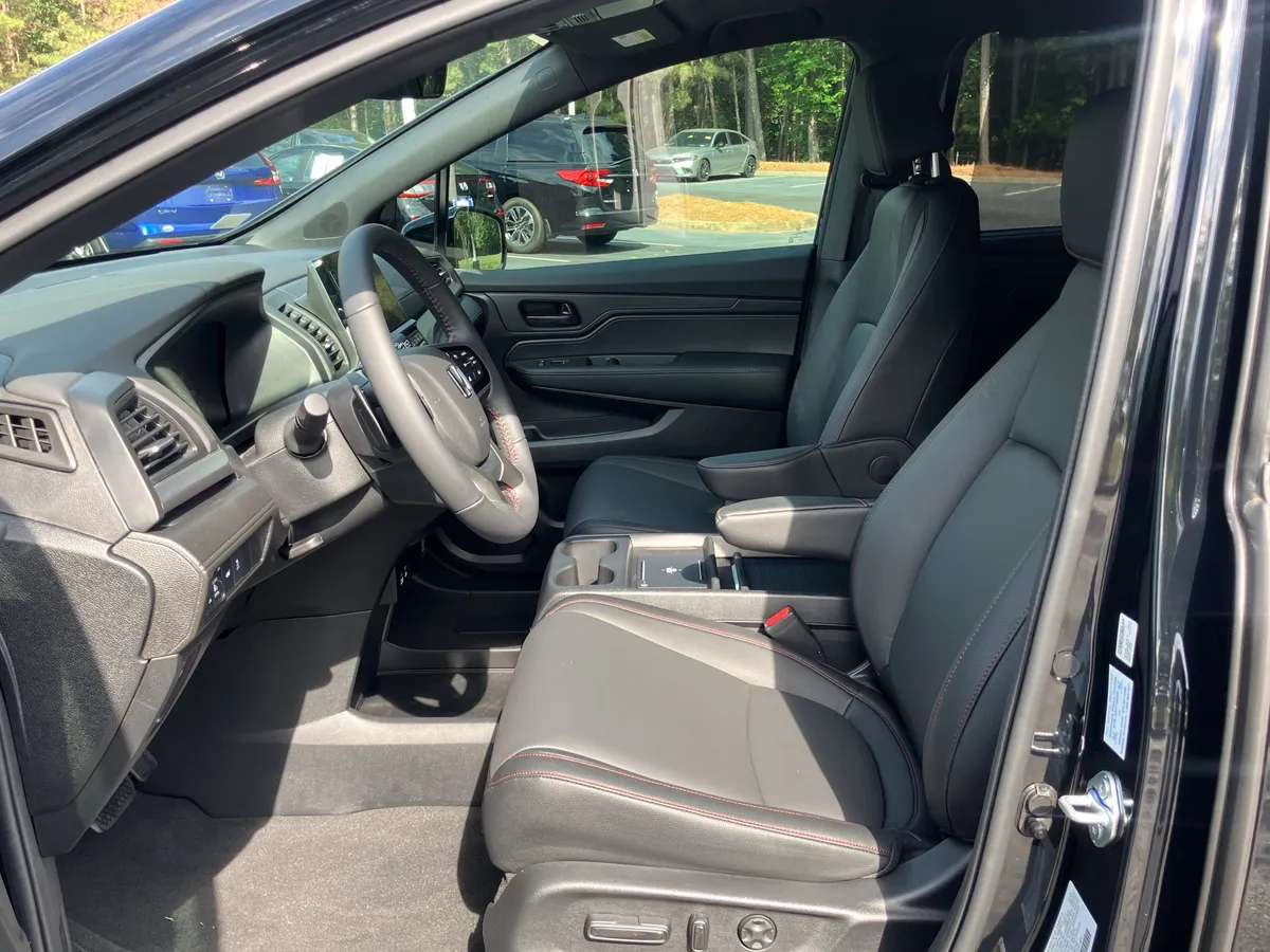 2026 Honda Odyssey Sport-L Auto thumbnail 16