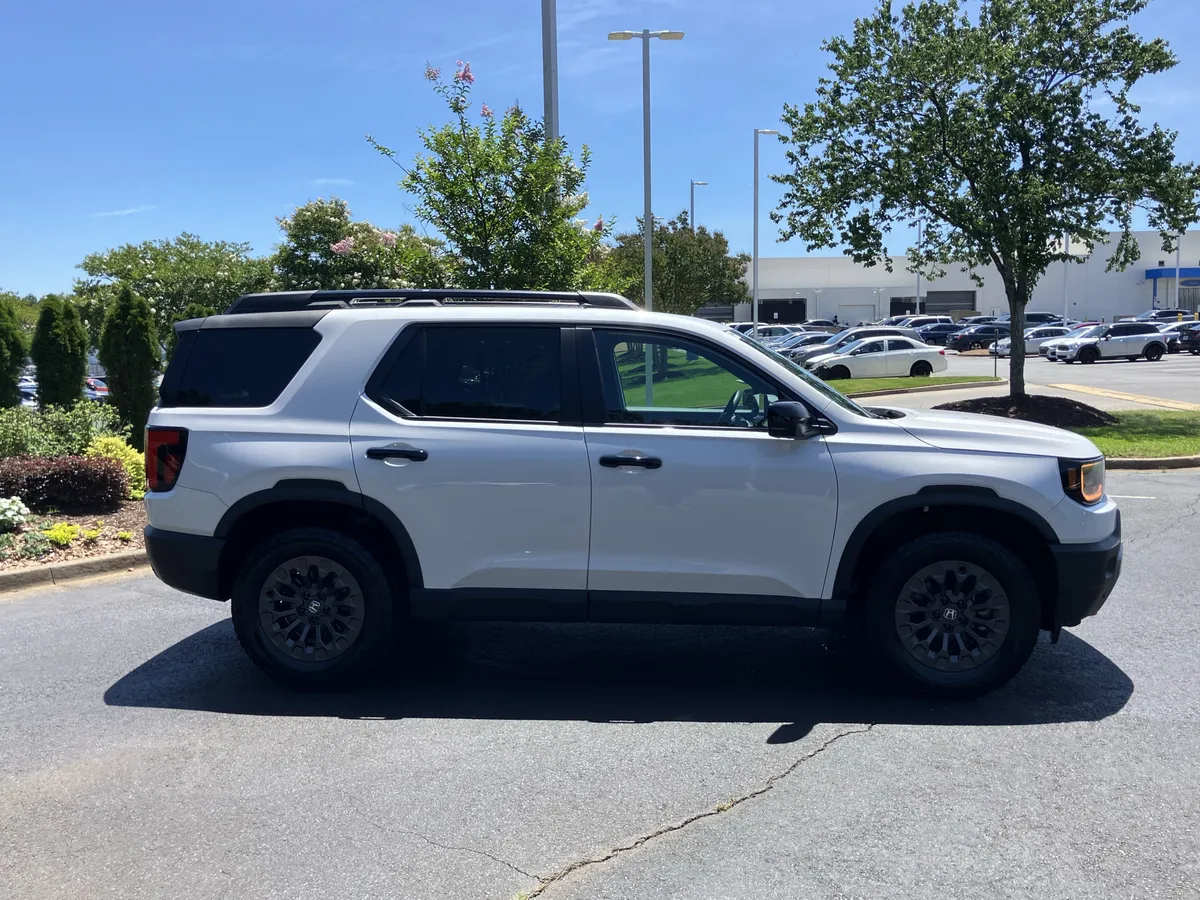 2026 Honda Passport TrailSport AWD thumbnail 11