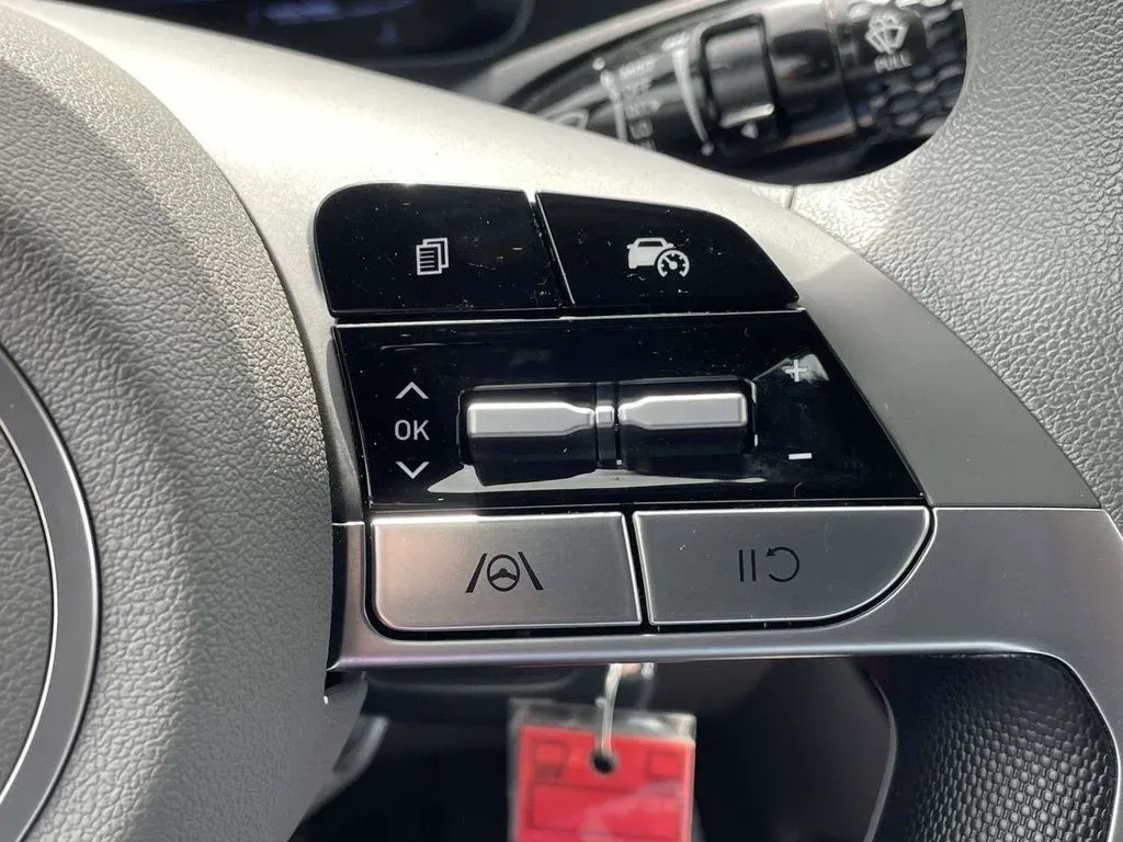 2026 Hyundai Elantra SE thumbnail 21