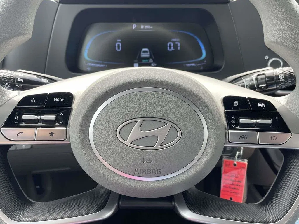 2026 Hyundai Elantra SE thumbnail 22