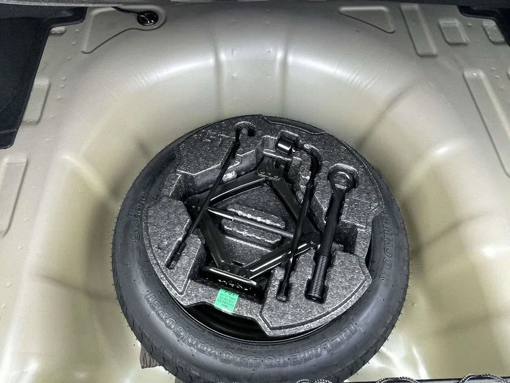 2026 Hyundai Elantra SE thumbnail 26