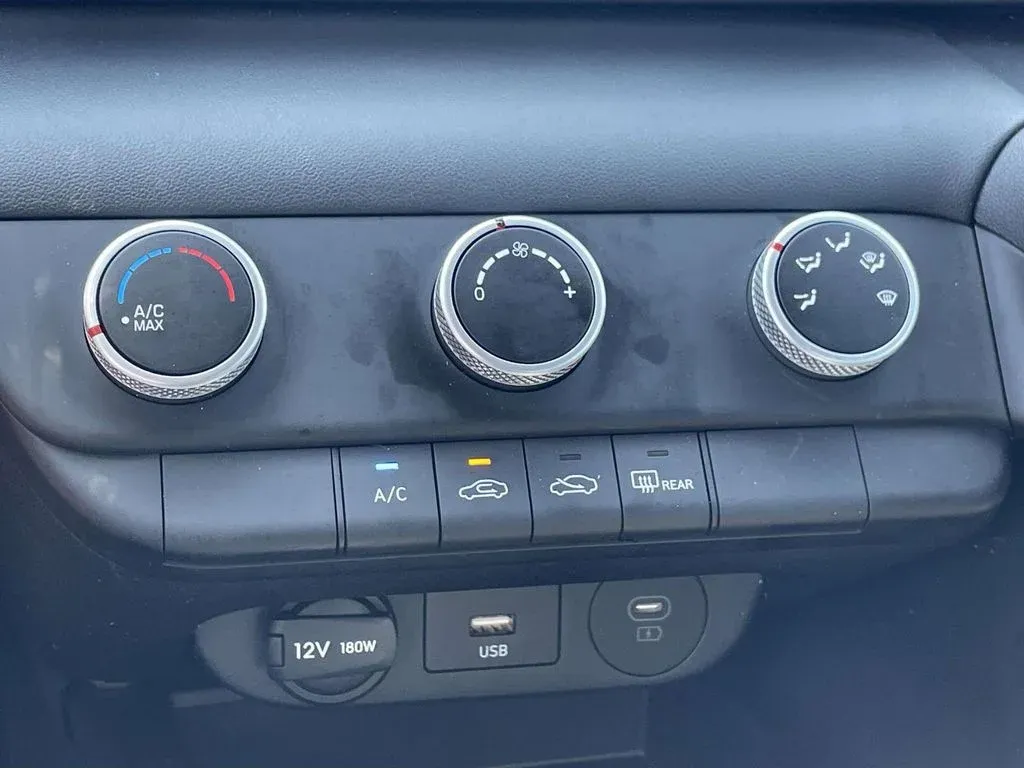 2026 Hyundai Elantra SE thumbnail 17