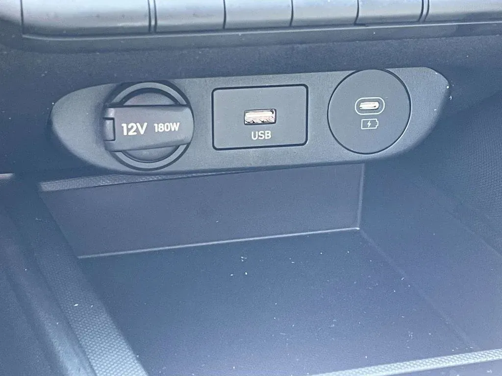 2026 Hyundai Elantra SE thumbnail 18