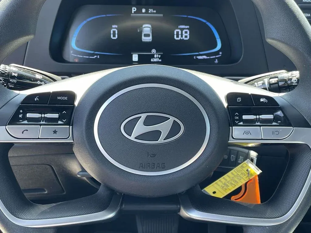 2026 Hyundai Elantra SE thumbnail 22