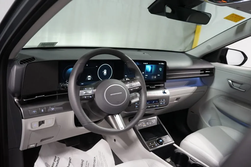 2026 Hyundai Kona Limited thumbnail 11