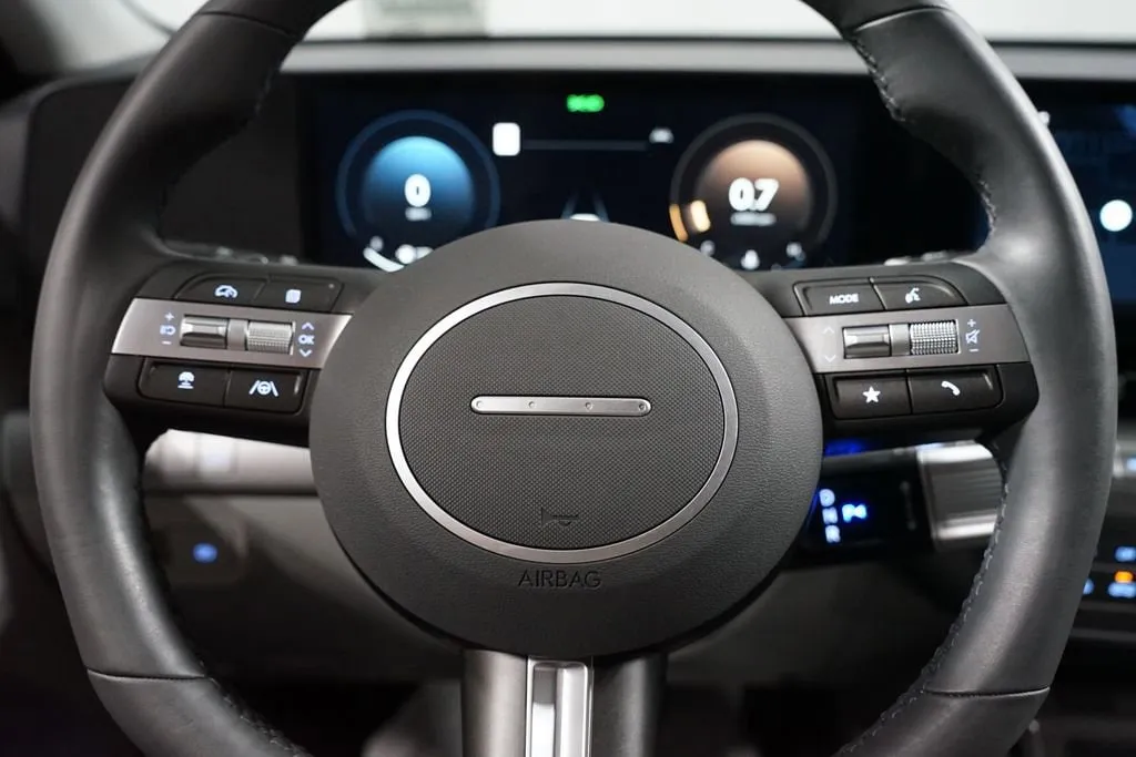 2026 Hyundai Kona Limited thumbnail 12