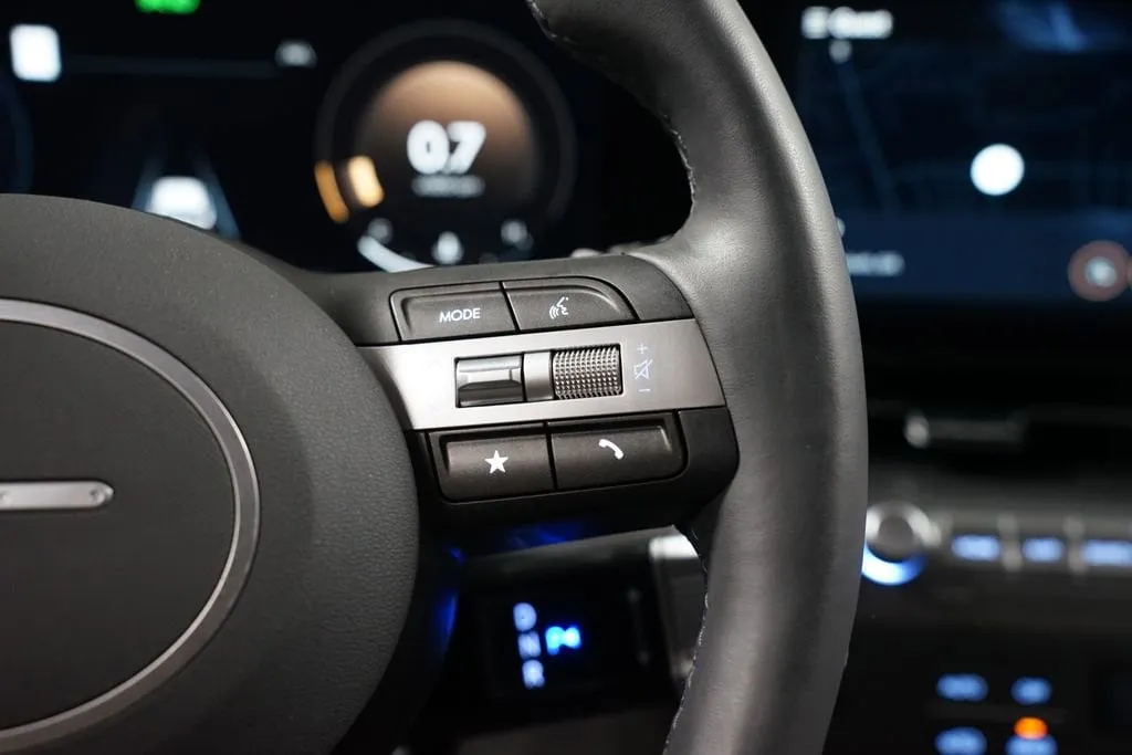 2026 Hyundai Kona Limited thumbnail 13