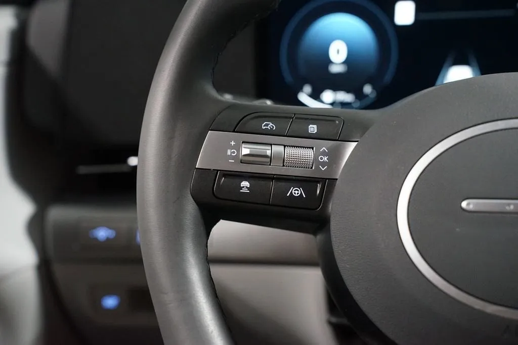 2026 Hyundai Kona Limited thumbnail 14