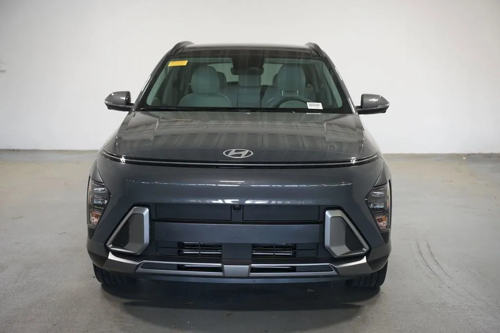 2026 Hyundai Kona Limited thumbnail 2
