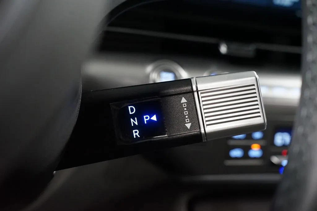 2026 Hyundai Kona Limited thumbnail 25
