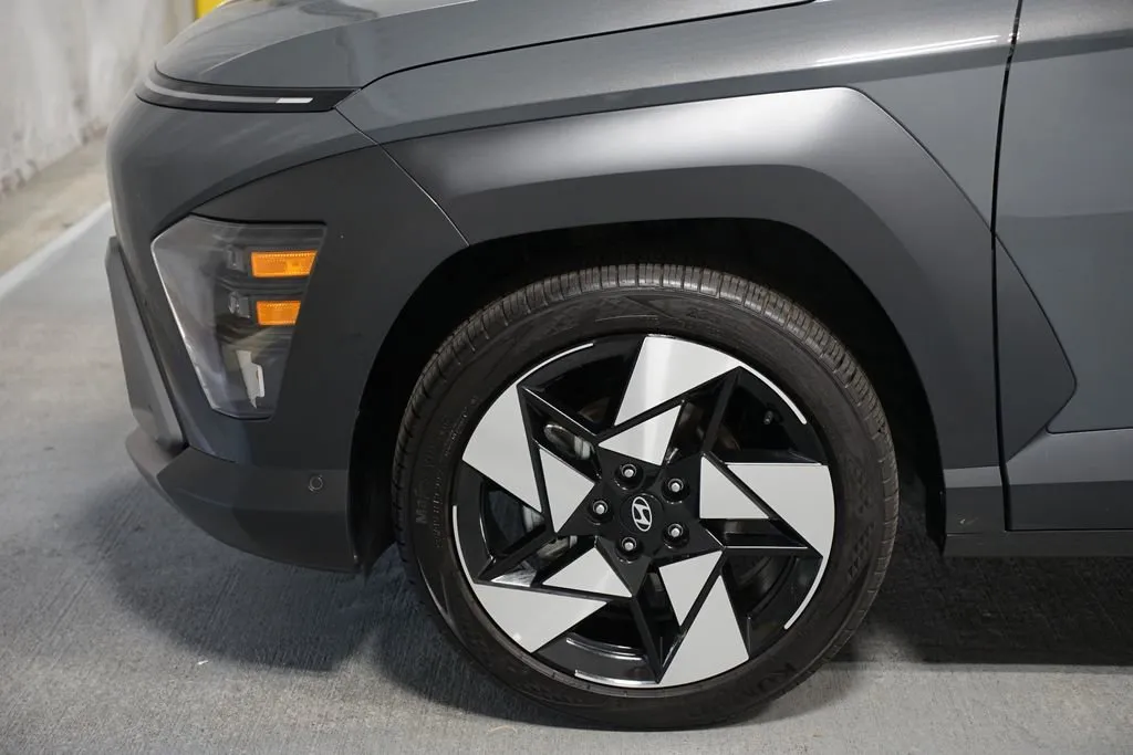 2026 Hyundai Kona Limited thumbnail 5