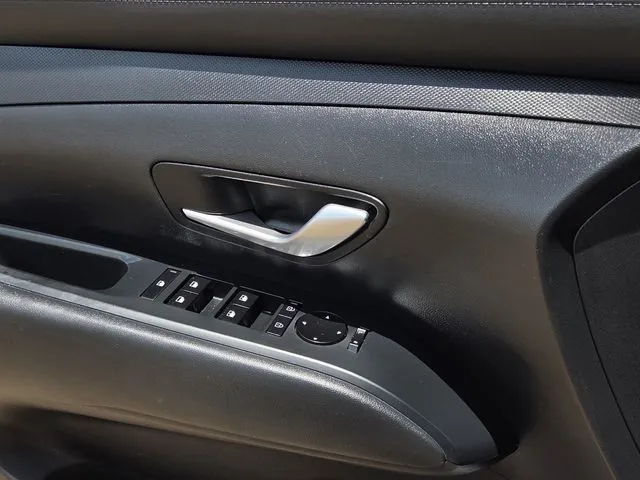 2026 Hyundai Santa Cruz SEL thumbnail 18