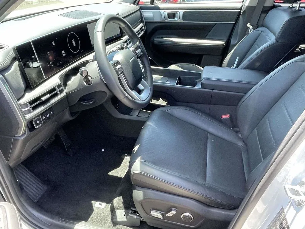 2026 Hyundai Santa Fe Limited thumbnail 12