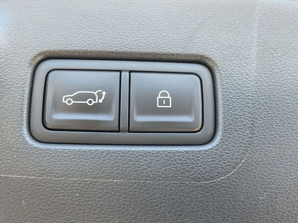 2026 Hyundai Santa Fe Limited thumbnail 30