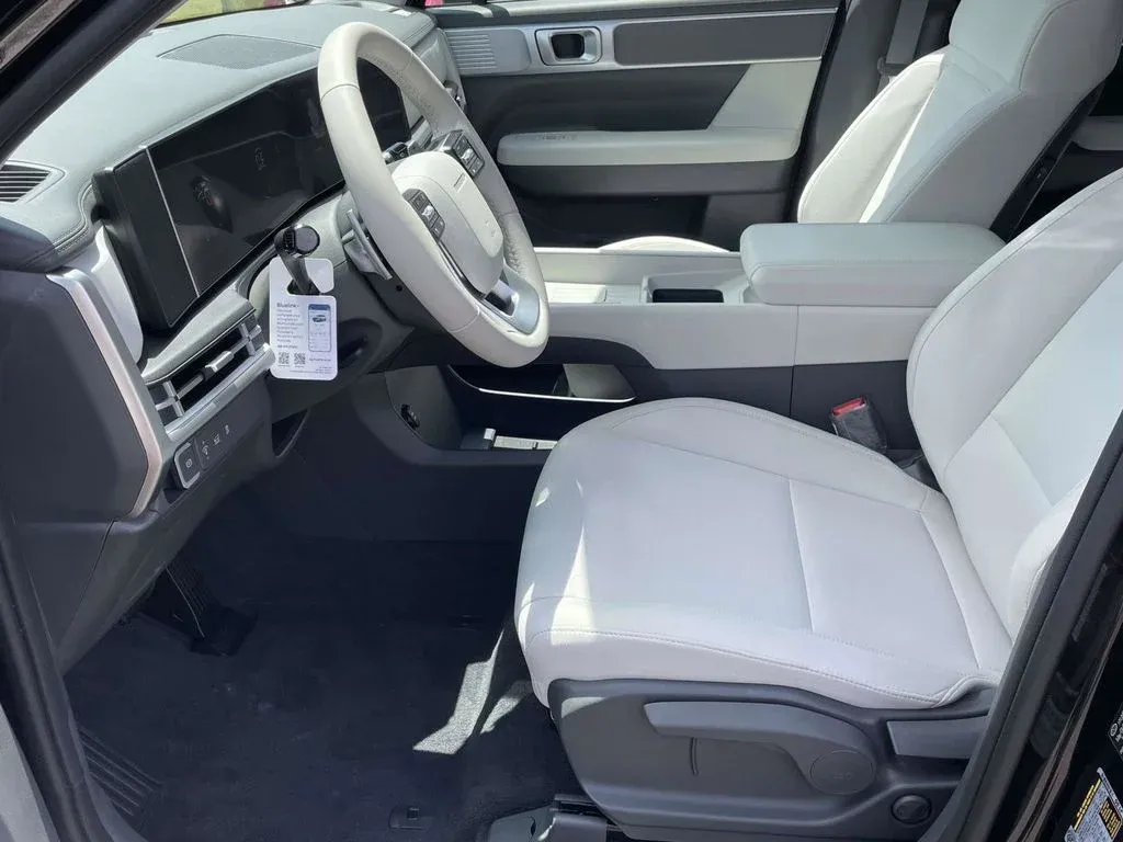 2026 Hyundai Santa Fe SE thumbnail 12